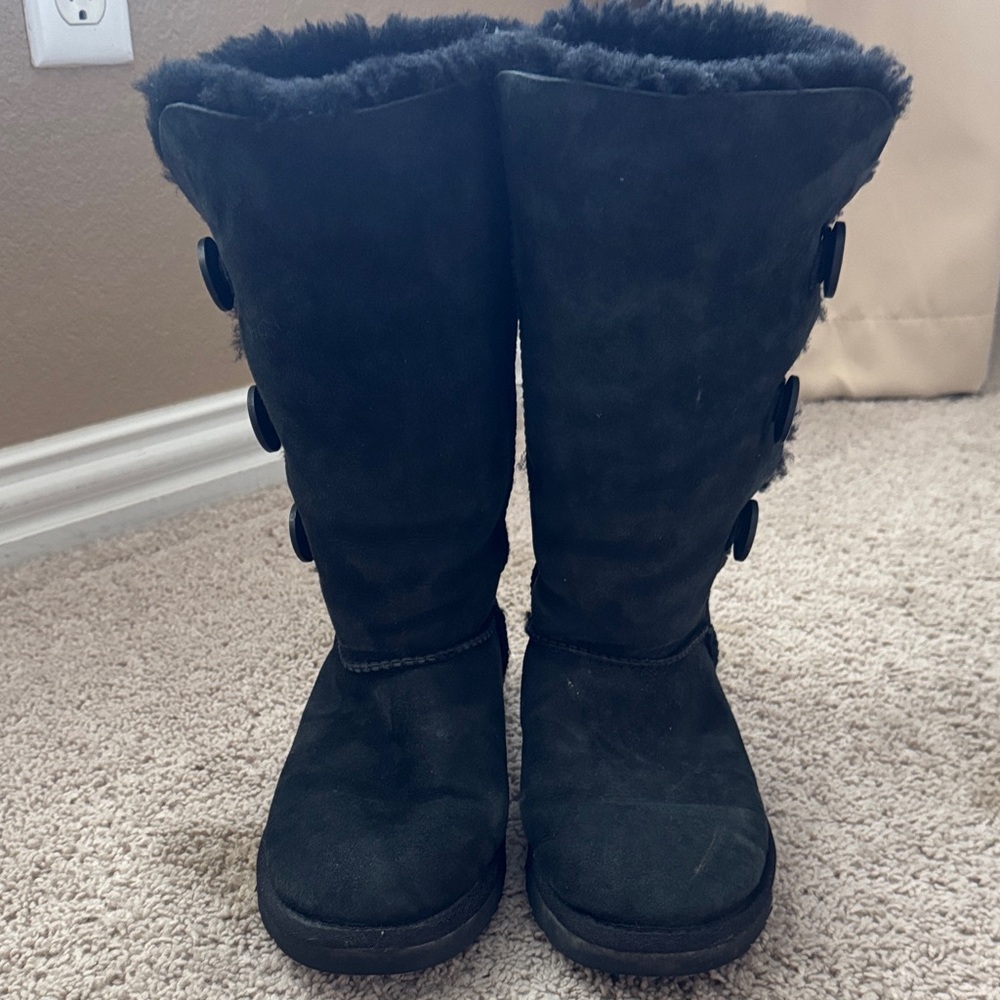 UGG Bailey Triple Button Black Boots - Picture 5 of 7